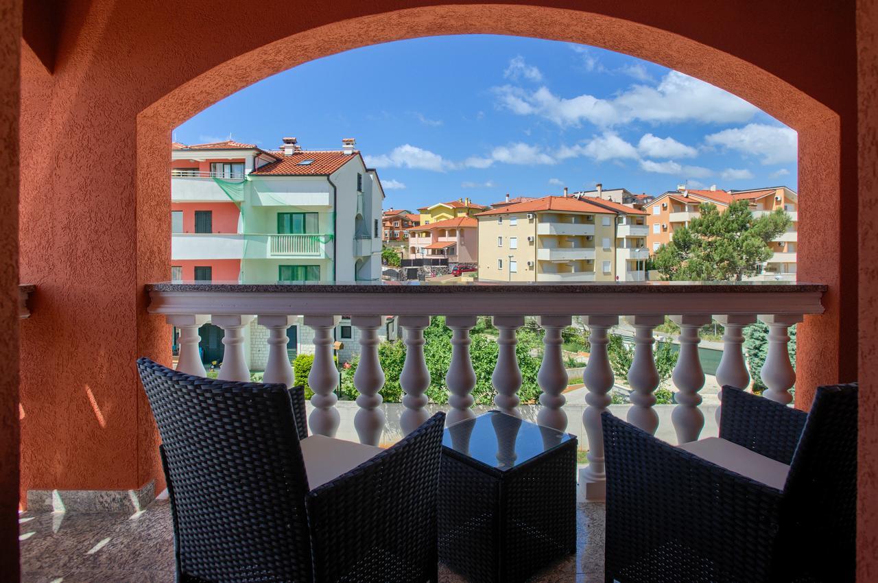 Hotel Livadic & Restaurant Ližnjan Kültér fotó