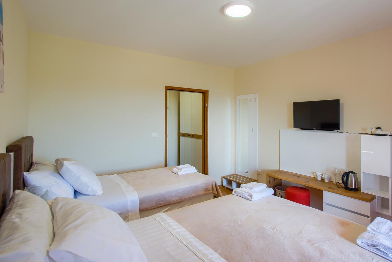 Hotel Livadic & Restaurant Ližnjan Kültér fotó