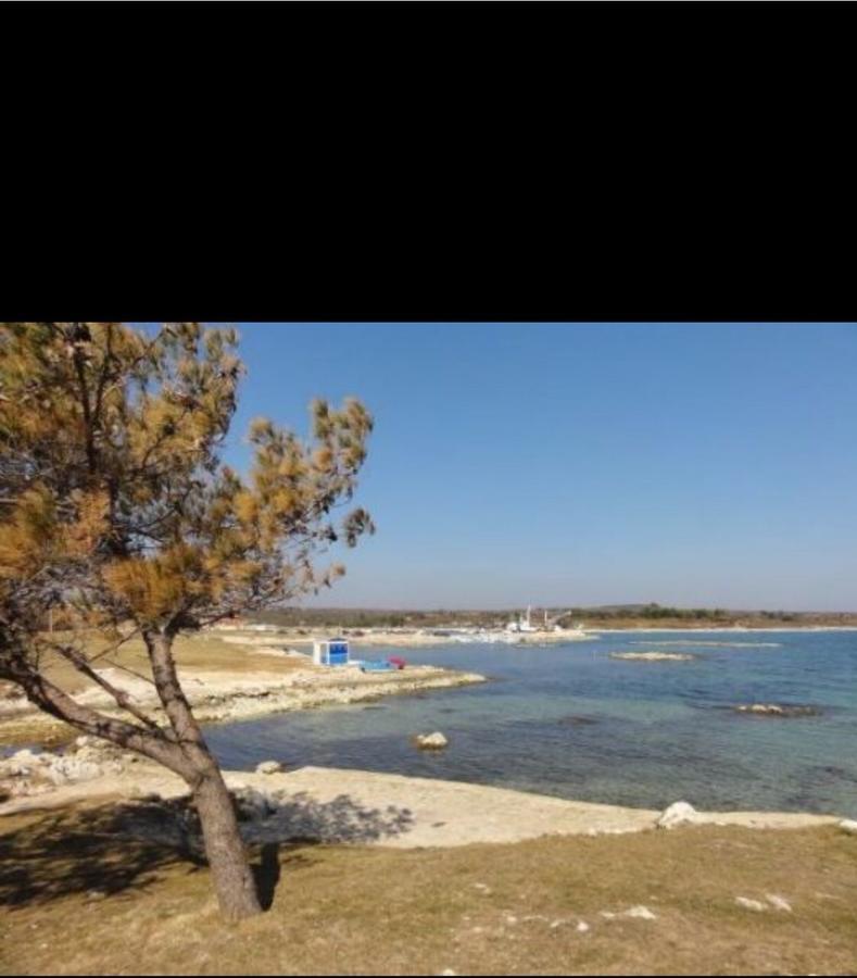 Hotel Livadic & Restaurant Ližnjan Kültér fotó