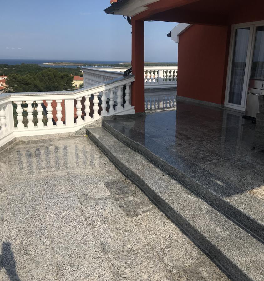 Hotel Livadic & Restaurant Ližnjan Kültér fotó