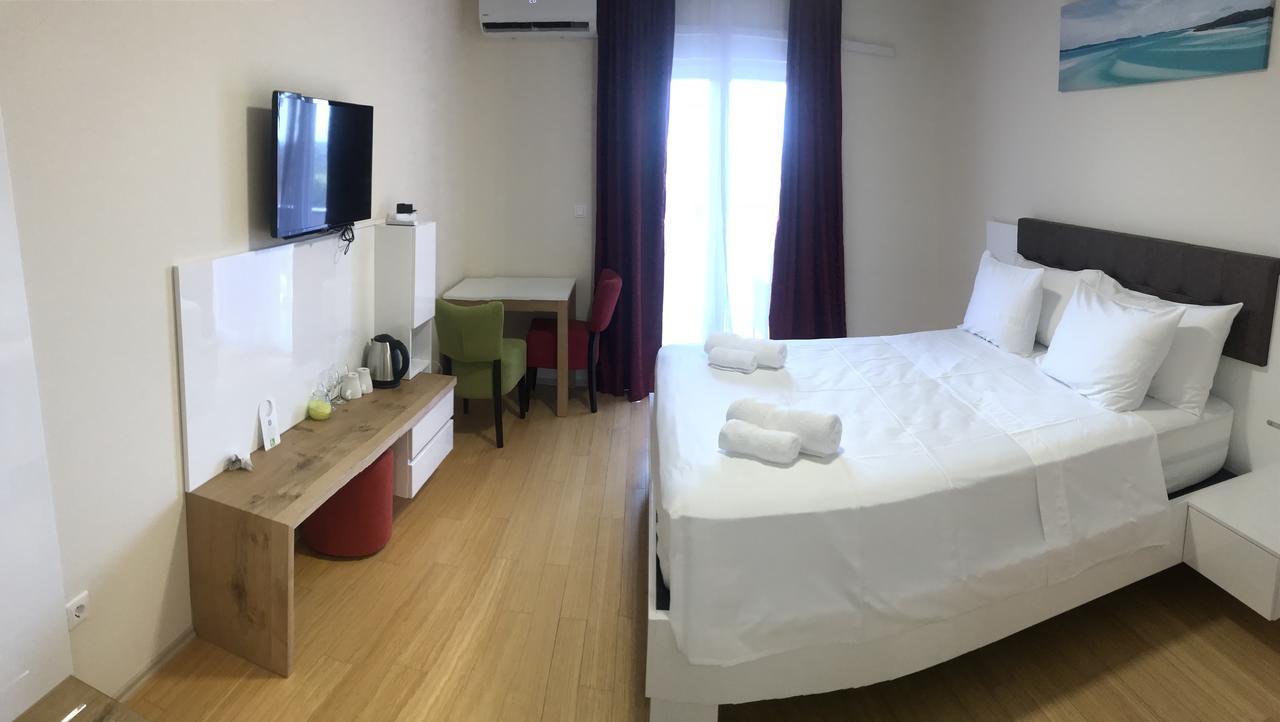 Hotel Livadic & Restaurant Ližnjan Kültér fotó