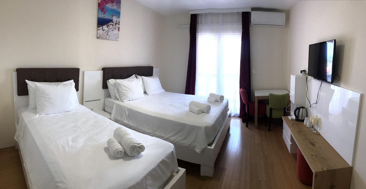 Hotel Livadic & Restaurant Ližnjan Kültér fotó