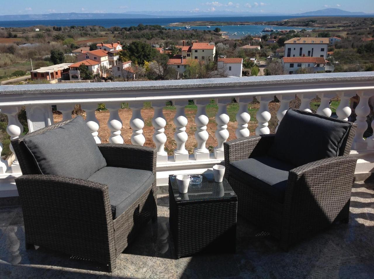 Hotel Livadic & Restaurant Ližnjan Kültér fotó