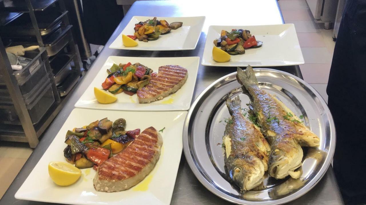 Hotel Livadic & Restaurant Ližnjan Kültér fotó