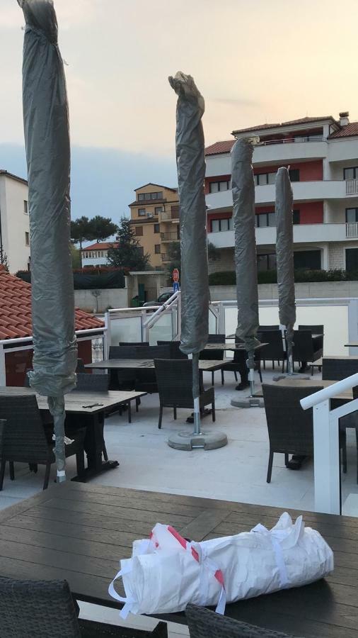Hotel Livadic & Restaurant Ližnjan Kültér fotó