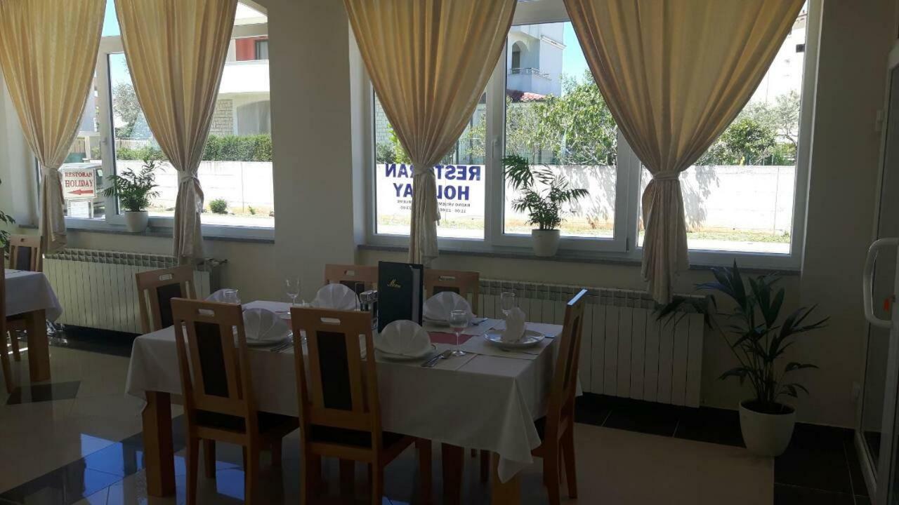 Hotel Livadic & Restaurant Ližnjan Kültér fotó