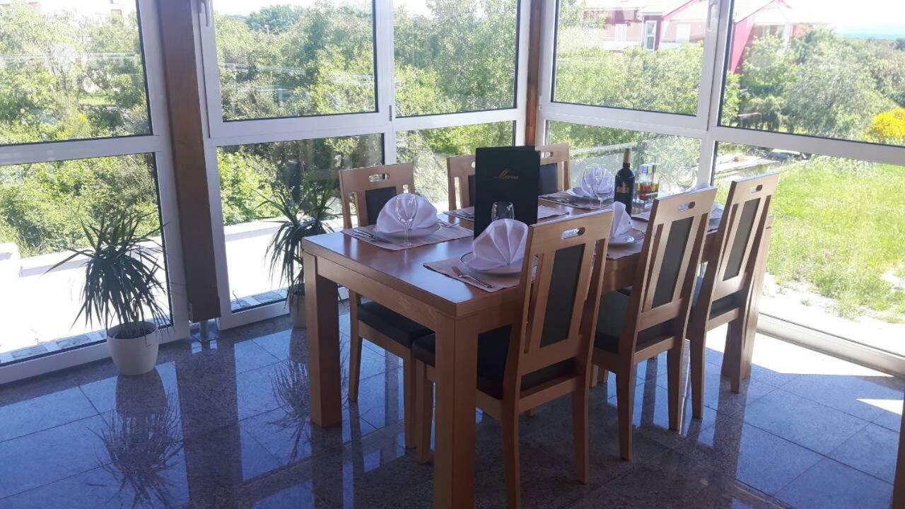 Hotel Livadic & Restaurant Ližnjan Kültér fotó