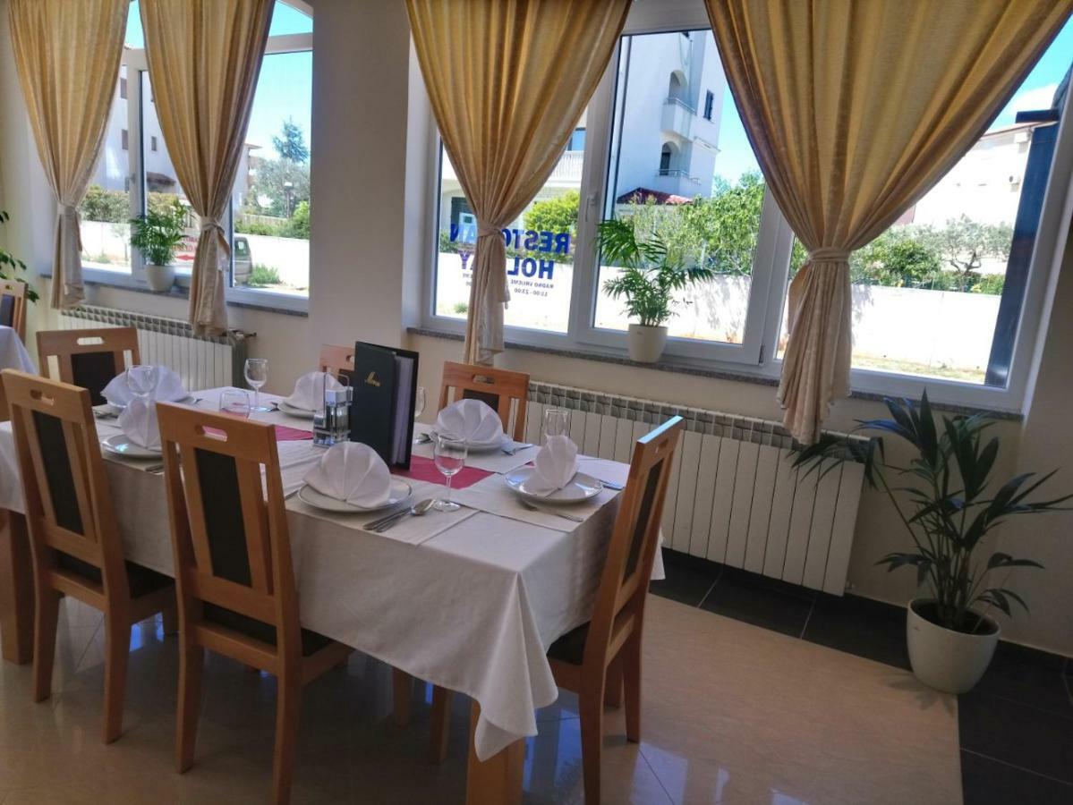 Hotel Livadic & Restaurant Ližnjan Kültér fotó